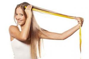 На сколько сантиметров в месяц отрастают волосы?